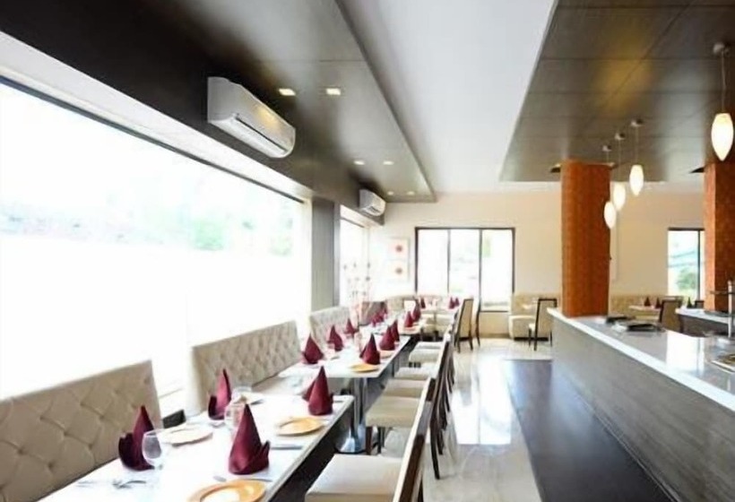 ホテル J C Castle