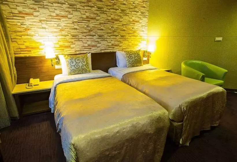 هتل Luckynews Classic