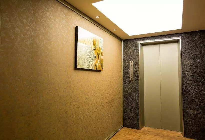 هتل Luckynews Classic