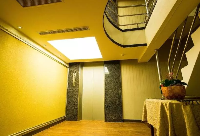 هتل Luckynews Classic