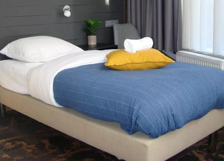 Hotel The Happy Traveler