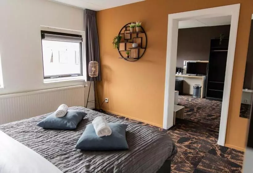 Hotel The Happy Traveler