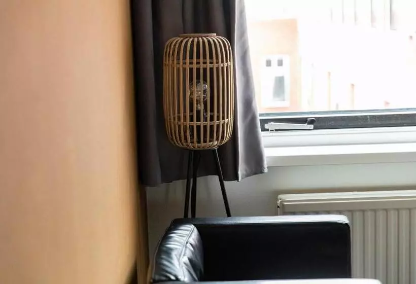 Hotel The Happy Traveler