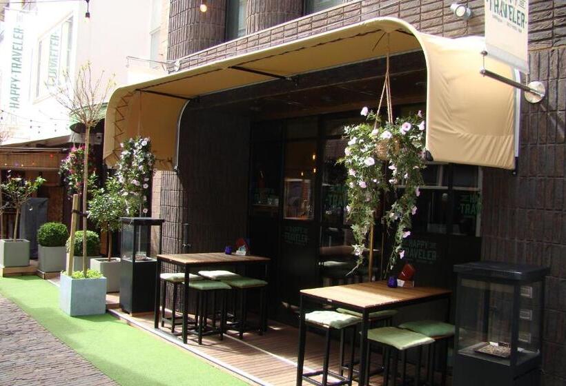 בית מלון כפרי The Happy Traveler