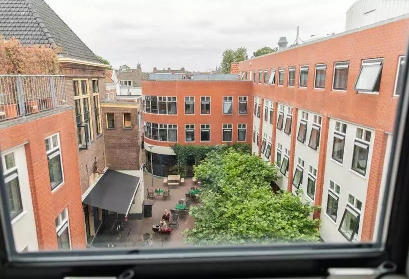 Hotel The Happy Traveler