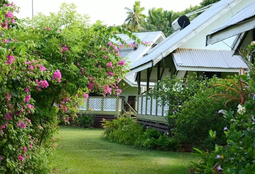 Мотель Gina's Garden Lodges