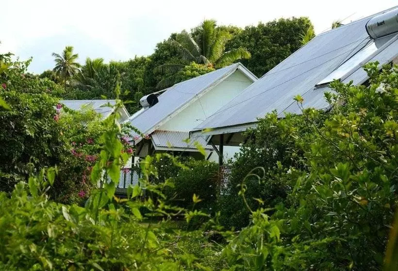 Мотель Gina's Garden Lodges