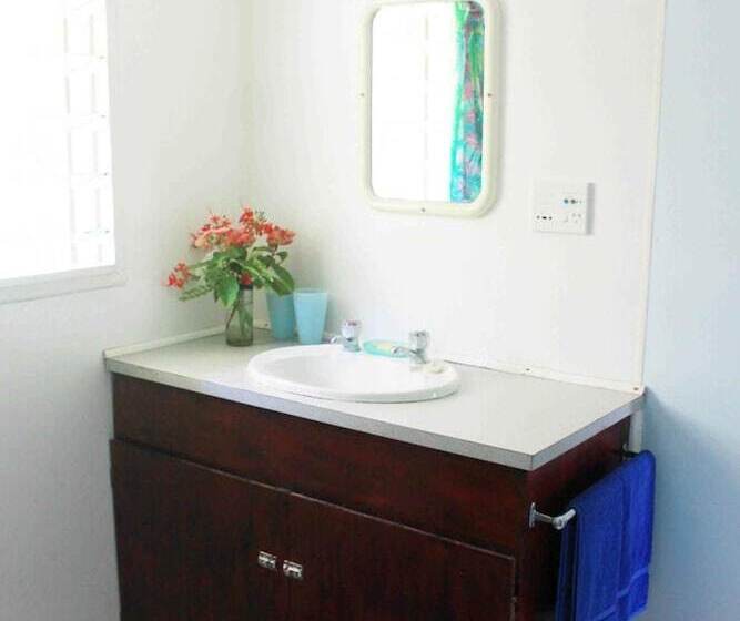 מוטל Gina's Garden Lodges