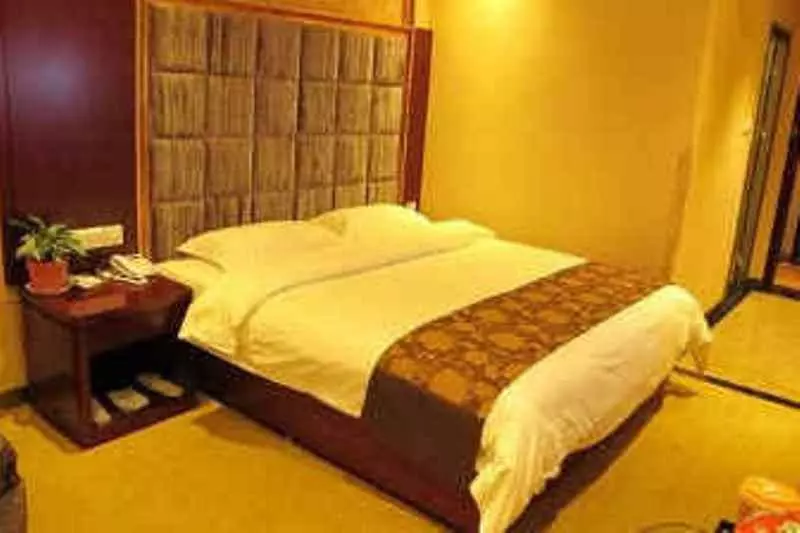 Super 8 Hotel Ankang Ba Shan Xi Lu