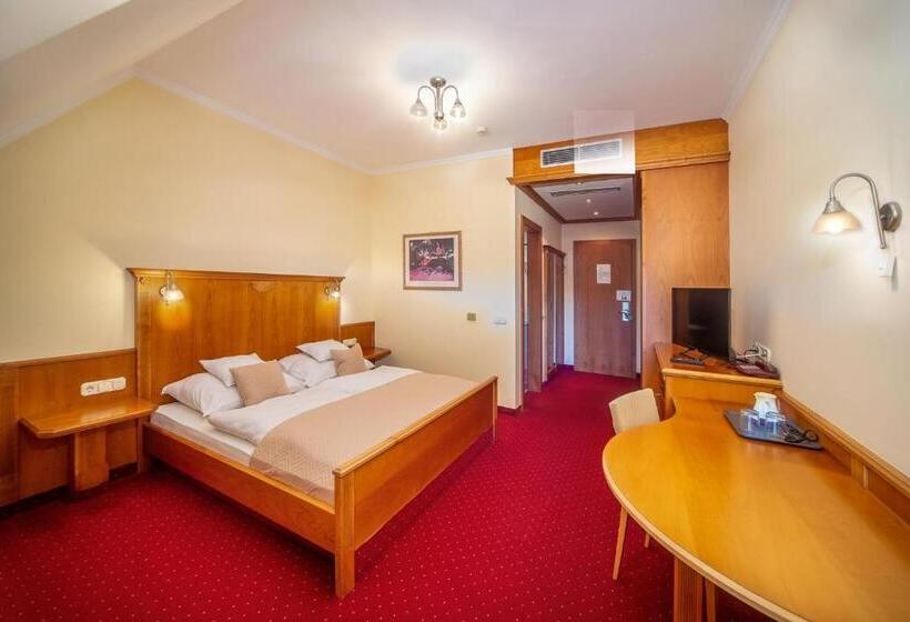 Wellness Hotel Kager Harkány