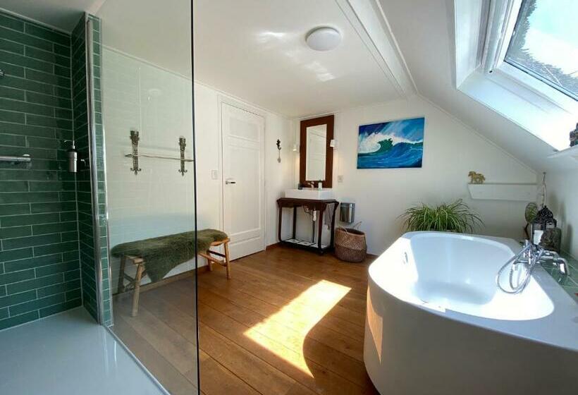 مبيت وإفطار Het Opgemaakte Bed