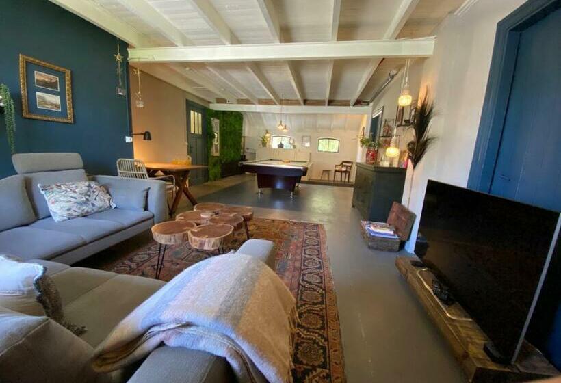 مبيت وإفطار Het Opgemaakte Bed