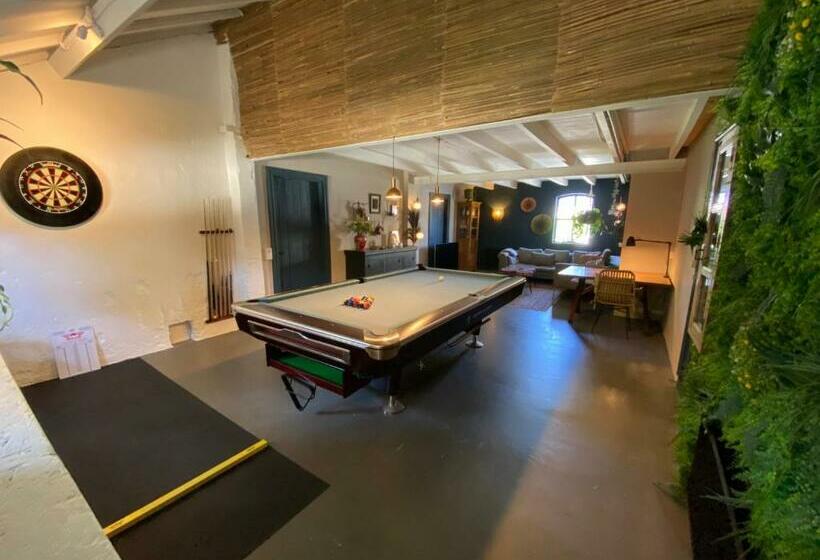 مبيت وإفطار Het Opgemaakte Bed