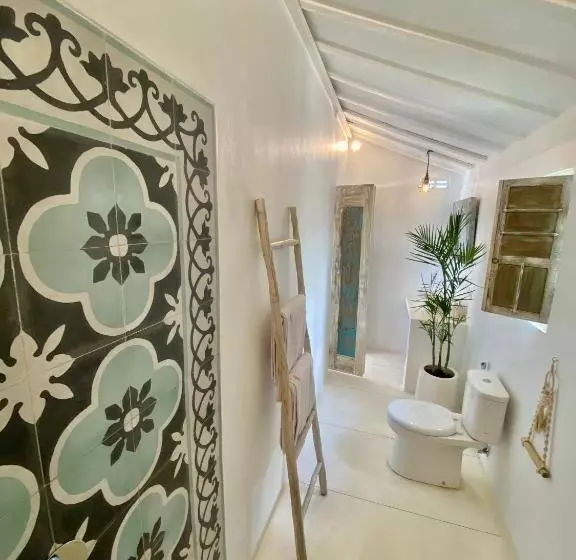 リゾートホテル Atalaya Villas Nusa Penida   Adults Only