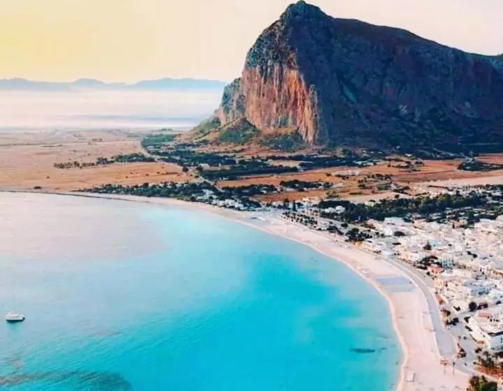 Aamiaismajoitus (B&B) Affittacamere A Tre Minuti In Spiaggia Il Veliero