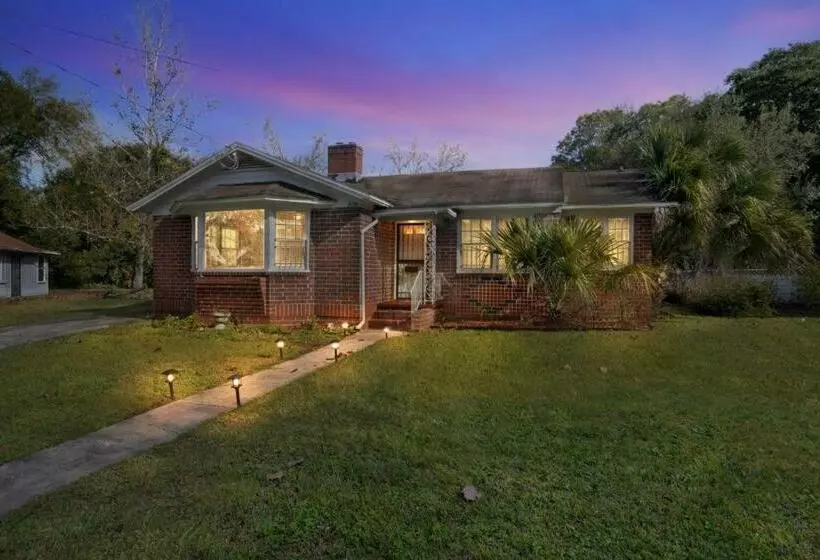 پانسیون Comfy Pet Friendly Home In Jacksonville Mins To Downtown’s
