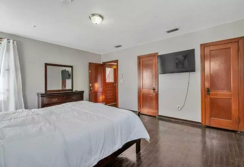پانسیون Comfy Pet Friendly Home In Jacksonville Mins To Downtown’s
