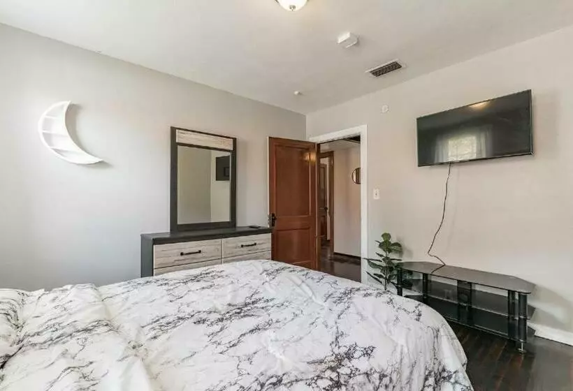 پانسیون Comfy Pet Friendly Home In Jacksonville Mins To Downtown’s