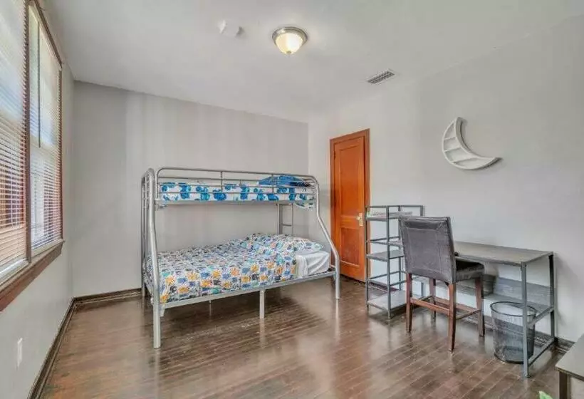 پانسیون Comfy Pet Friendly Home In Jacksonville Mins To Downtown’s