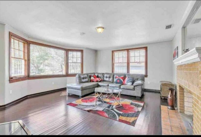 بنسيون Comfy Pet Friendly Home In Jacksonville Mins To Downtown’s