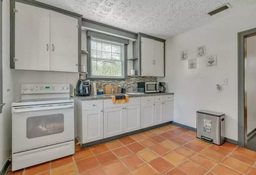 پانسیون Comfy Pet Friendly Home In Jacksonville Mins To Downtown’s