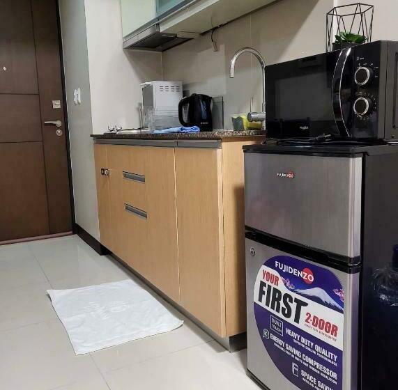 Newport 101 West Wing