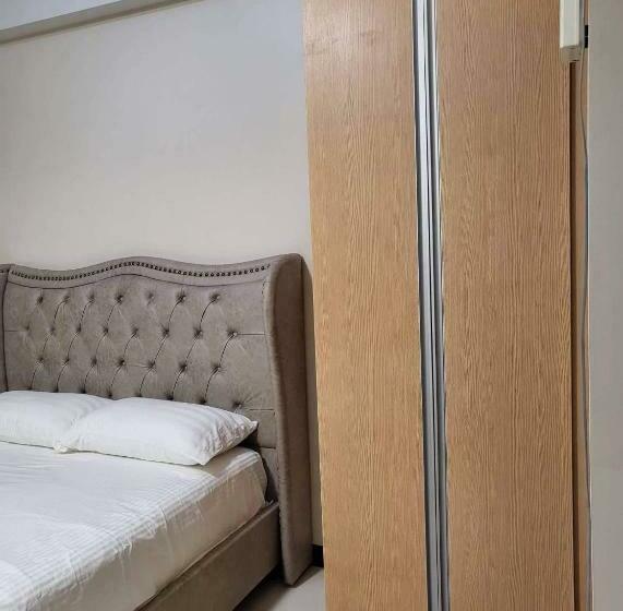 Newport 101 West Wing