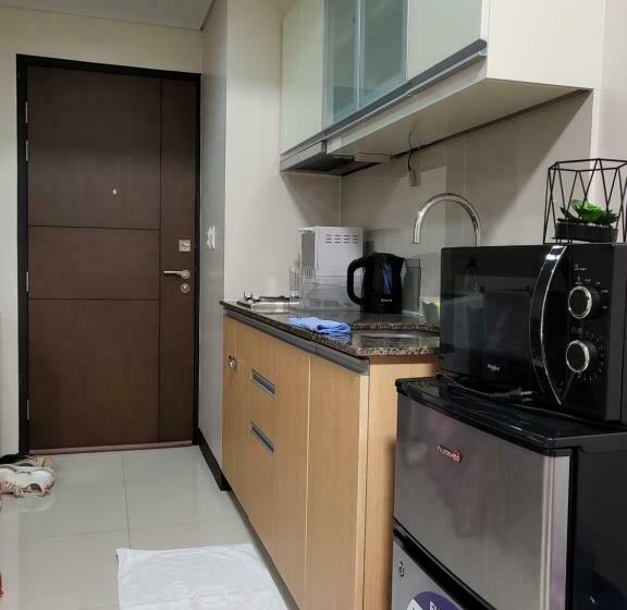 Newport 101 West Wing