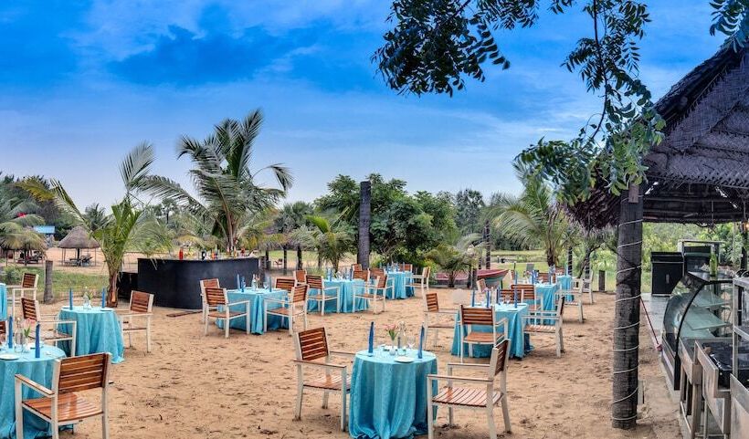 בית מלון כפרי Club Mahindra Puducherry