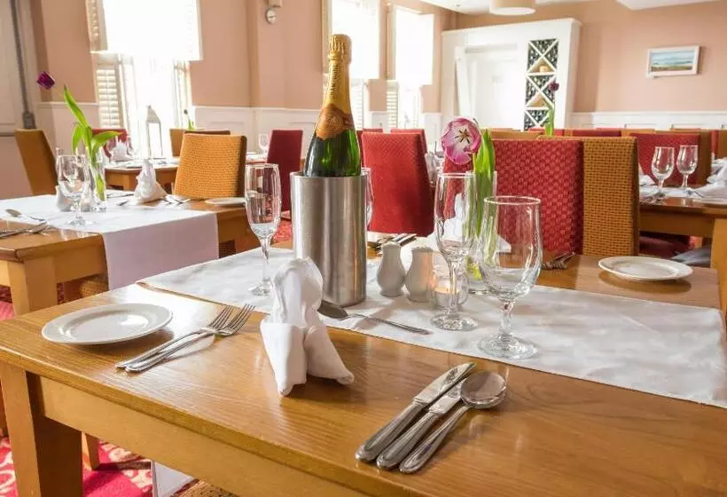 Отель Downings Bay