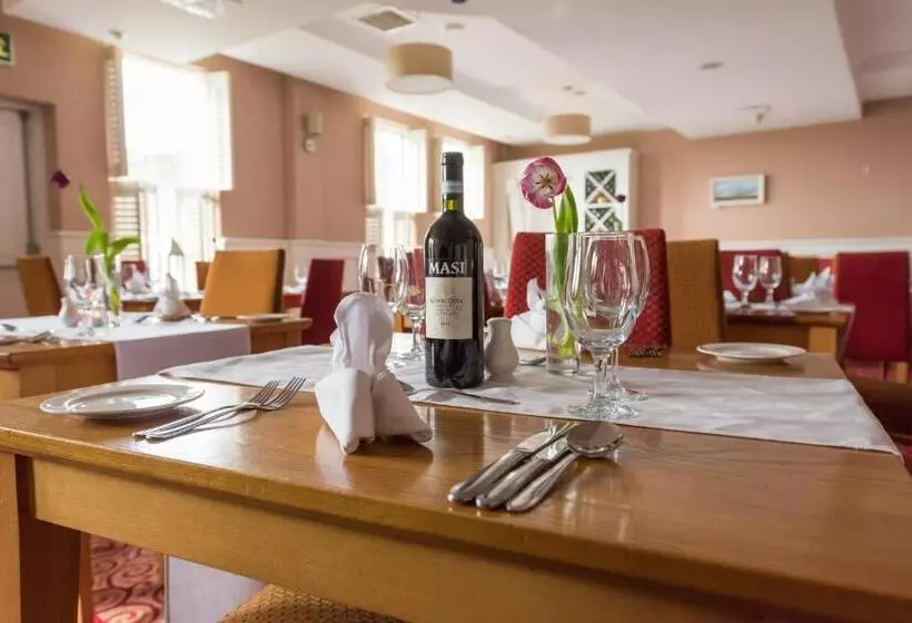 Отель Downings Bay