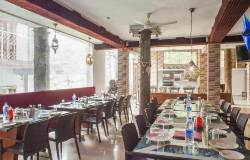 호텔 Gandhi S Paradise