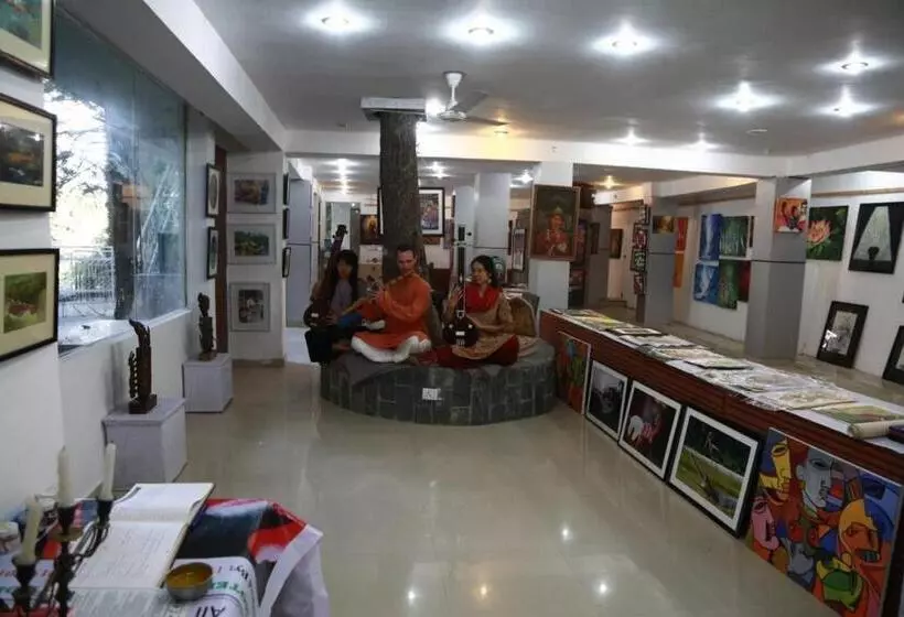 בית מלון כפרי Gandhi S Paradise