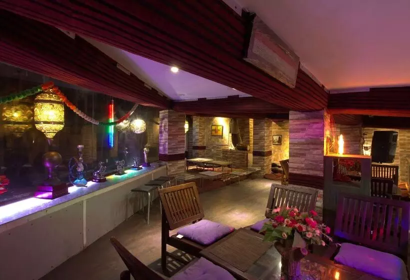 בית מלון כפרי Gandhi S Paradise