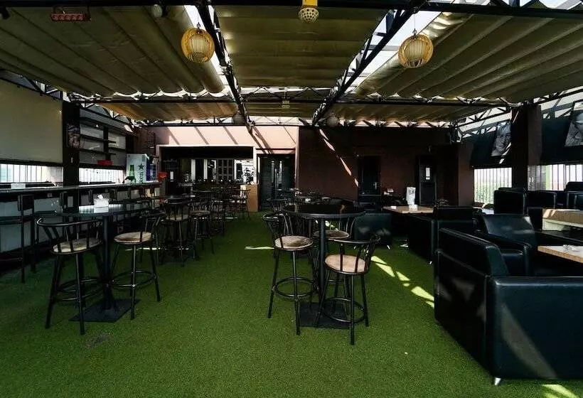 Hotel Maumu  & Lounge