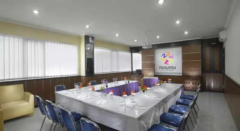 Hotel Maumu  & Lounge