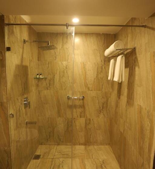 هتل Natraj Rishikesh