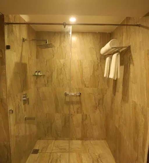 هتل Natraj Rishikesh