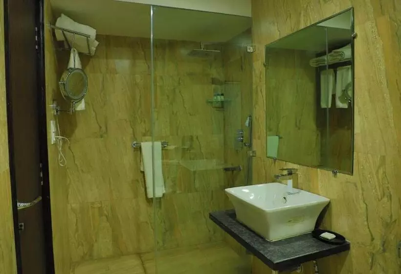 هتل Natraj Rishikesh