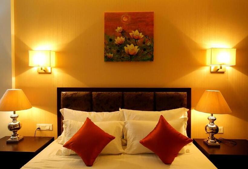 هتل Natraj Rishikesh