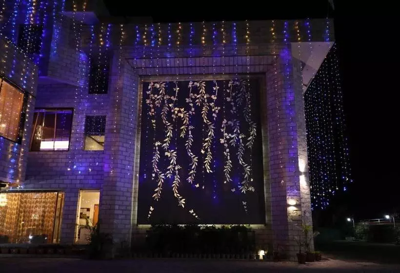 هتل Natraj Rishikesh