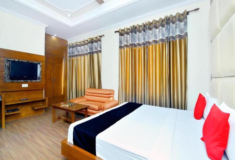 ホテル Sanjog International