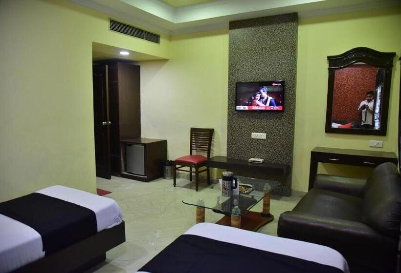 ホテル Sanjog International