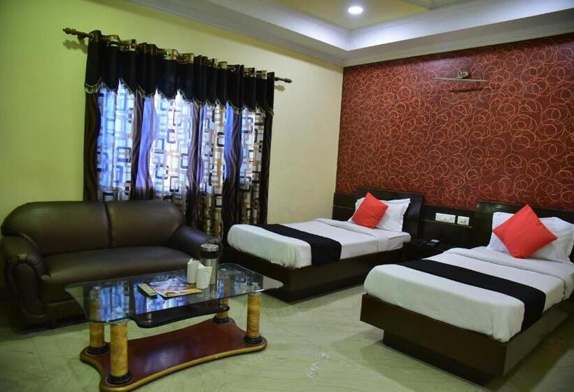 ホテル Sanjog International