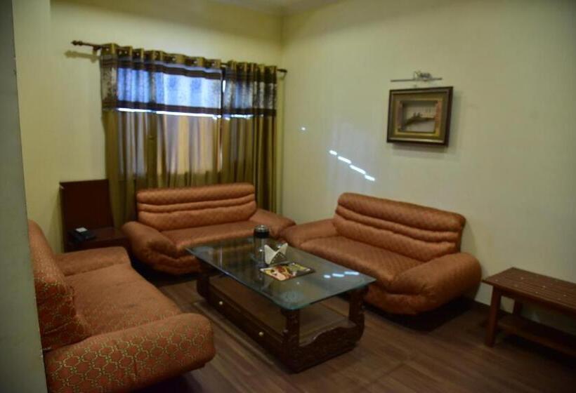 ホテル Sanjog International