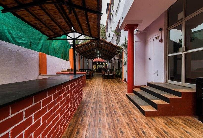 בית מלון כפרי The Mira Goa