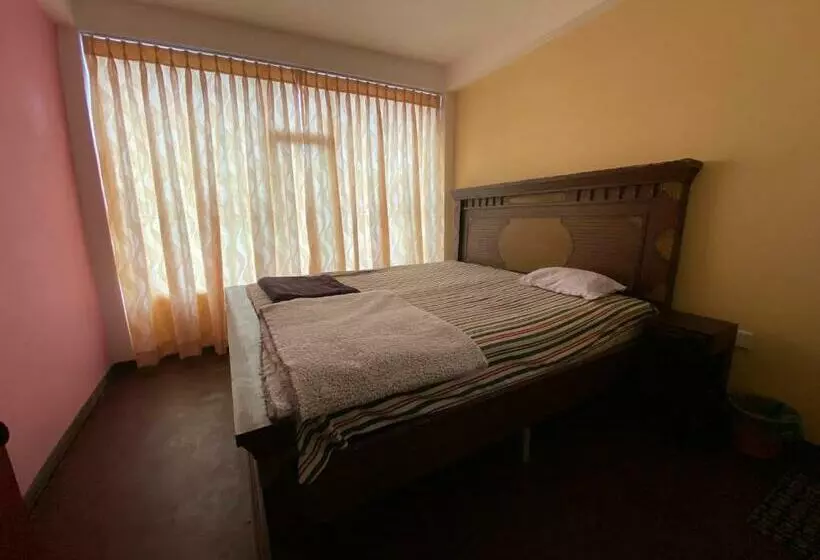 Aamiaismajoitus (B&B) Subra Villa