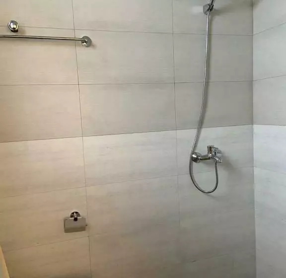 Aamiaismajoitus (B&B) Subra Villa