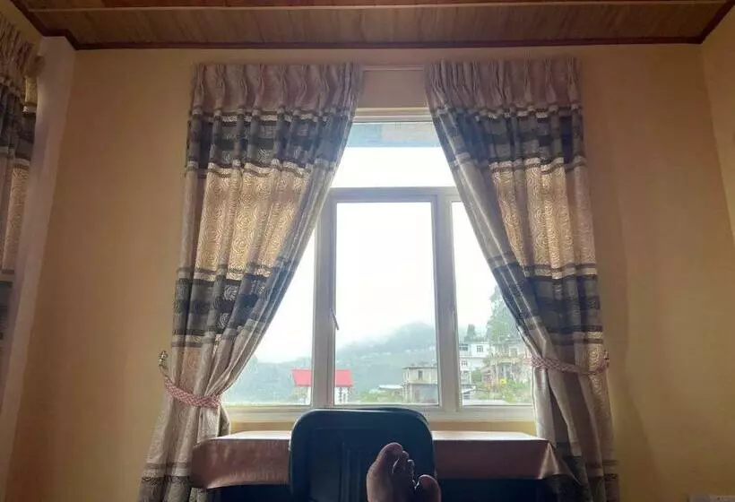 Aamiaismajoitus (B&B) Subra Villa