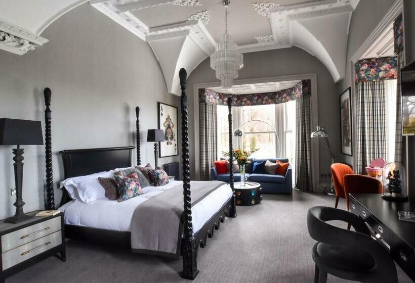 Hotel The Meadowpark Bar, Kitchen & Rooms